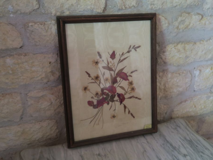 Paire d'encadrements "compositions de fleurs séchées".