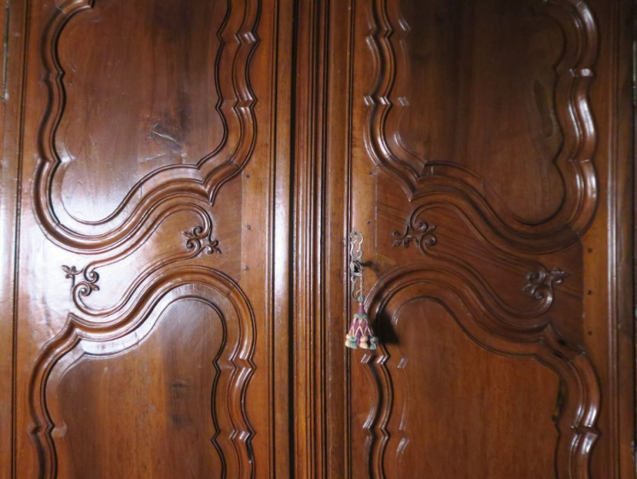 Buffet deux corps Louis XV, ouvrant à deux portes en partie supérieure