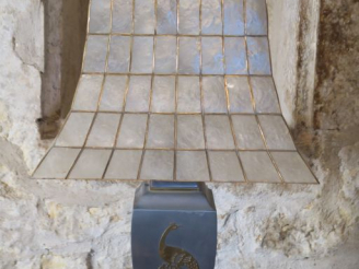 Vente aux enchères Lampe de style Extreme Orient à décor de paon, abat jour à l'imitation