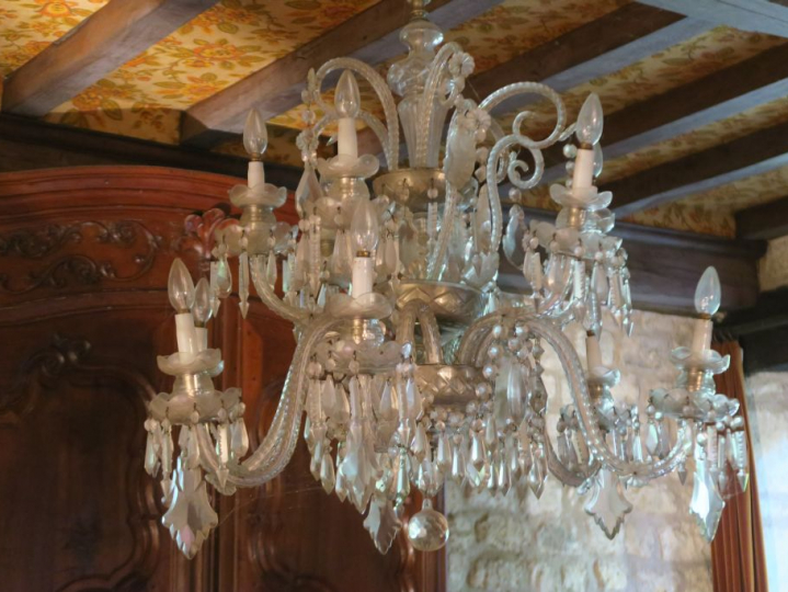 Lustre en verre de Murano à décor de pampilles et de volutes, armature