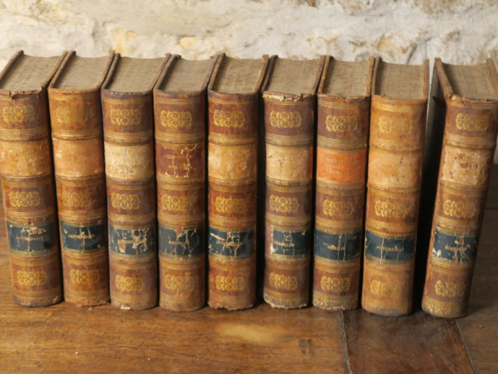 Ensemble de 9 livres anciens.