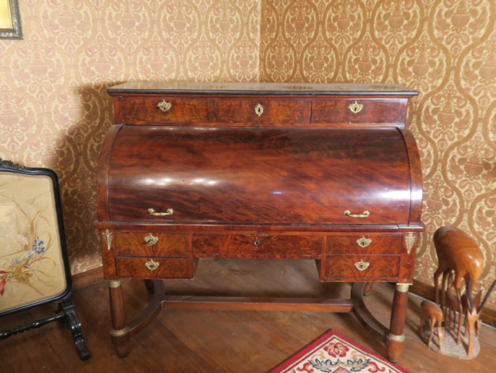Bureau cylindre Empire en acajou et placage d'acajou ornementation de 