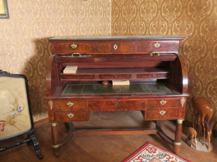 Bureau cylindre Empire en acajou et placage d'acajou ornementation de 