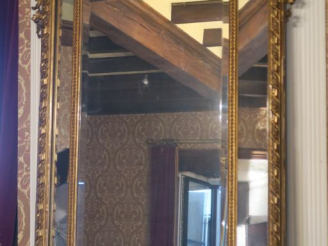 Vente aux enchères Glace à parecloses XIXème de style Transition à décor de frises de per