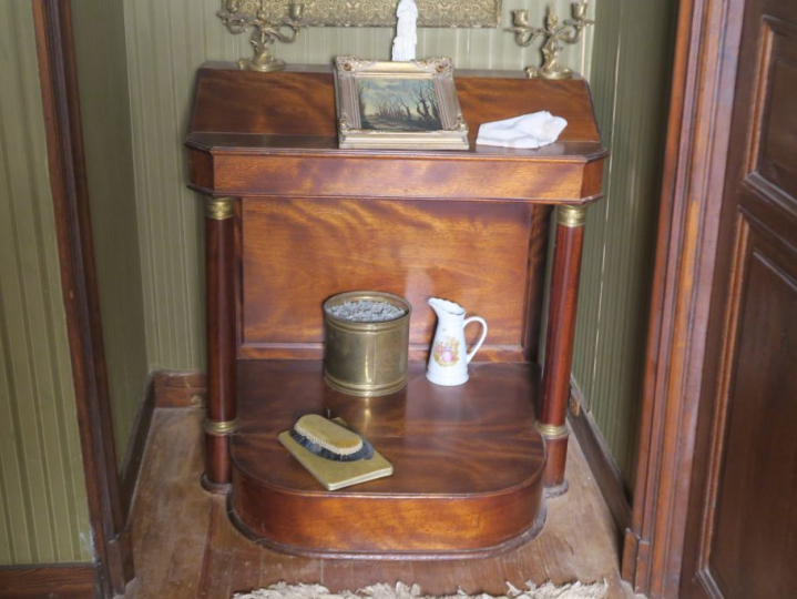 Prie Dieu de style Empire en  acajou et ornementation de bronze à déco