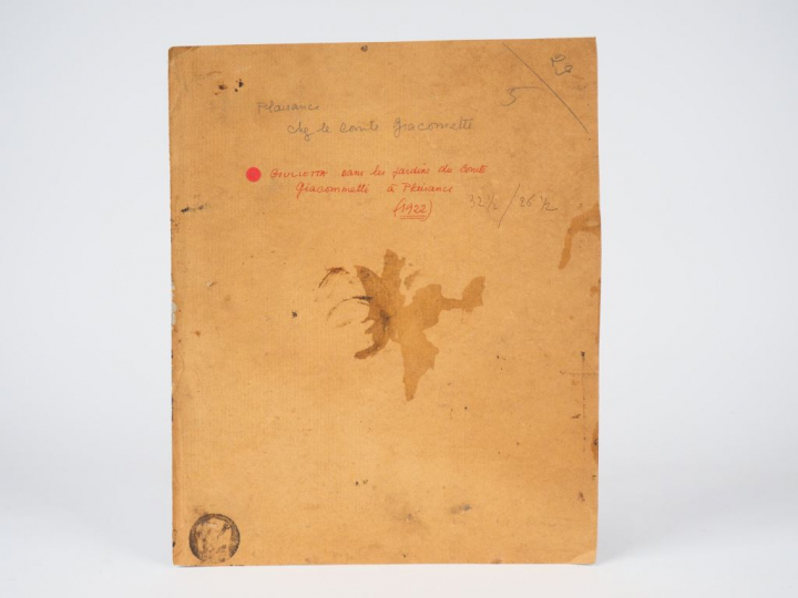 Mario CAVAGLIERI.  "Giulietta dans les jardins du Comte Giacommetti à 