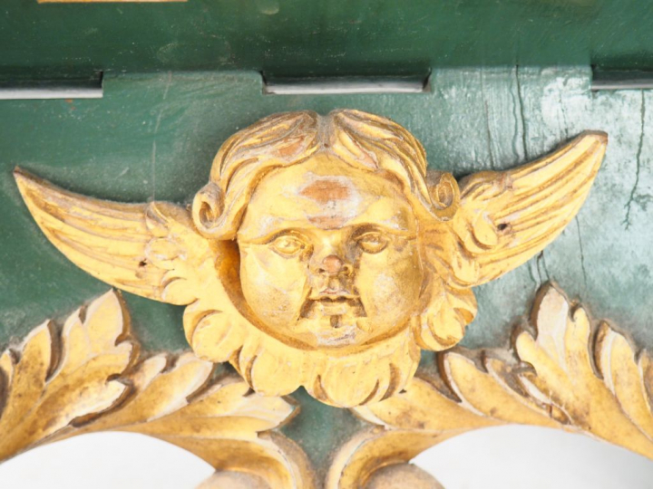 Lutrin fin XIXème début Xxème, en bois scultpté doré et peint à décor 