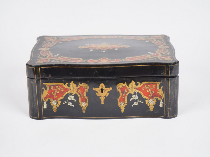 Boite à bijoux Napoléon III en marqueterie boulle et bois noirci. Dim.