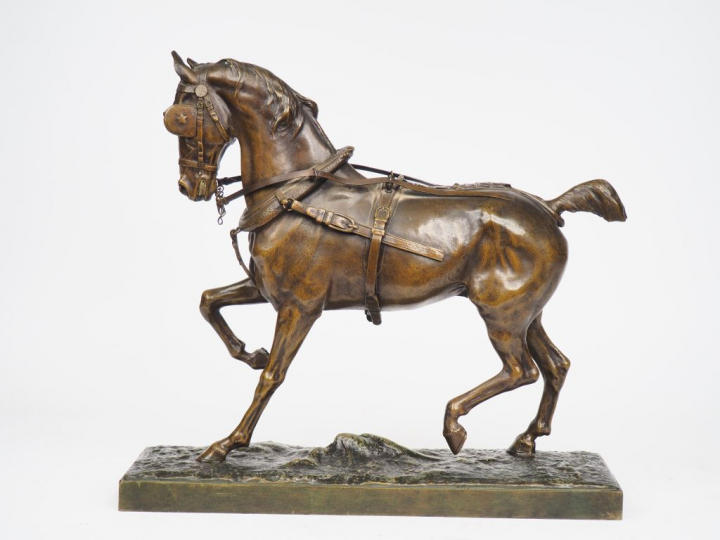 Edouard DROUOT. "Cheval de trait". Sculpture en bronze à patine brune.