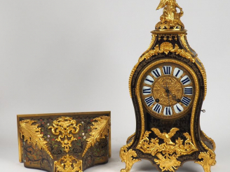 Vente aux enchères Cartel et son cul de lampe Louis XIV en marqueterie boulle d'écaille e
