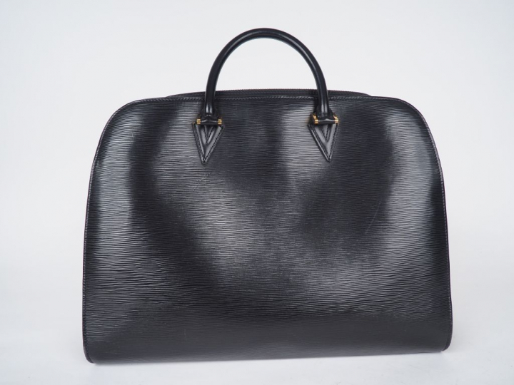Louis VUITTON. Sac, modèle "Sorbonne", en cuir noir.  Années 1994-2003