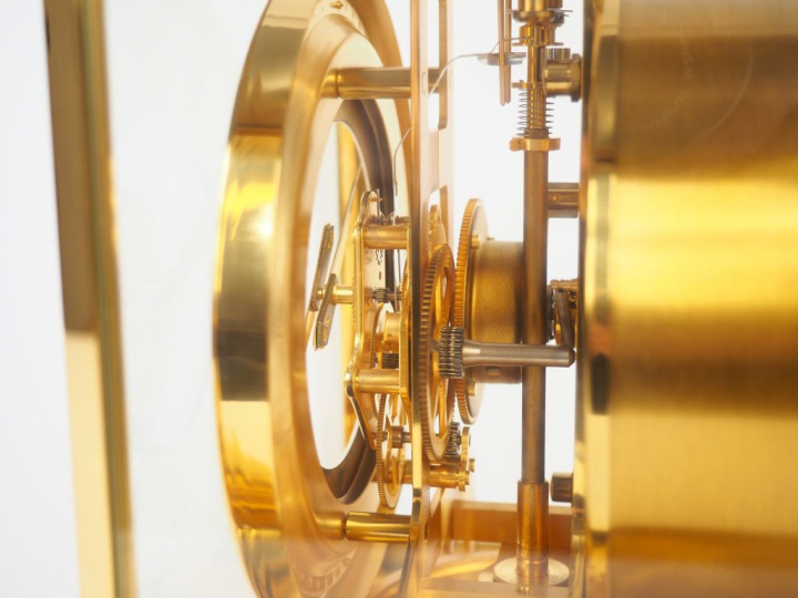 JAEGER LECOULTRE. Pendule "Atmos" Signée.  Dim. 23,5 x 21 cm