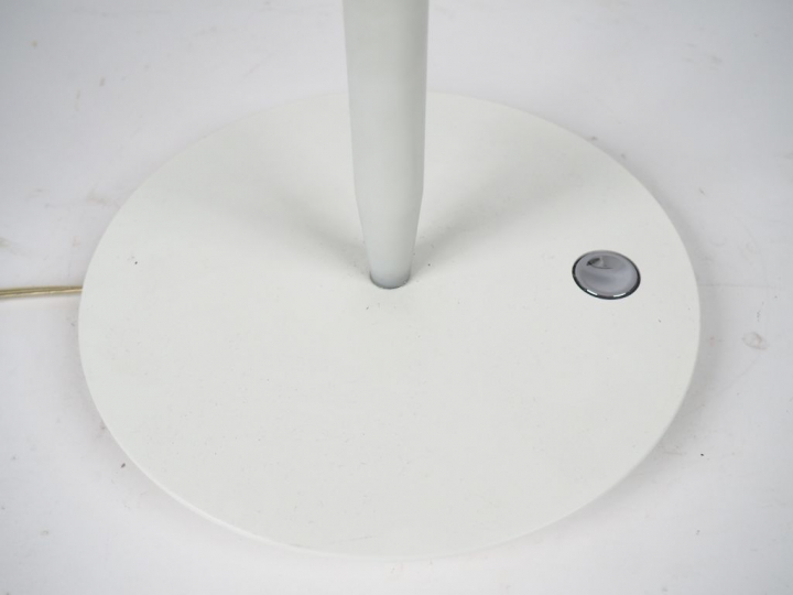 Michèle DELUCCHI pour ARTEMIDE.  Lampe Castore design boulle poudré. H