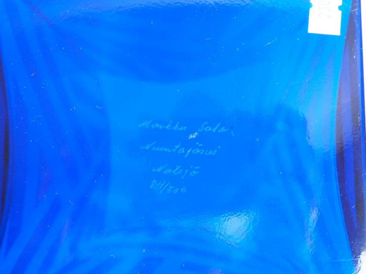 Markku SALO.  Boite couverte en verre.  Signée et numérotée 84/500 Dim