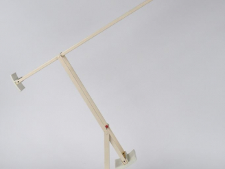 Vente aux enchères ARTEMIDE. Lampe "Tizio" laquée blanc.