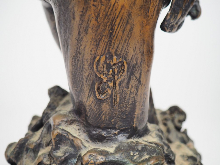 FBL. "Allégorie de la femme". Sculpture en bronze. Signée et numérotée