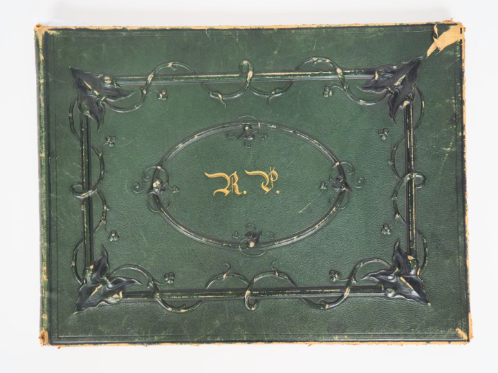 Album à dessins d'époque romantique comprenant 8 compositions au crayo