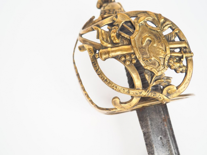 Sabre dit petit montmorency de la série de sabre dits « Aux oiseaux » 