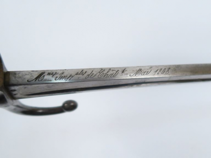 Lot de trois baïonnettes d’infanterie françaises, on y trouve une baïo