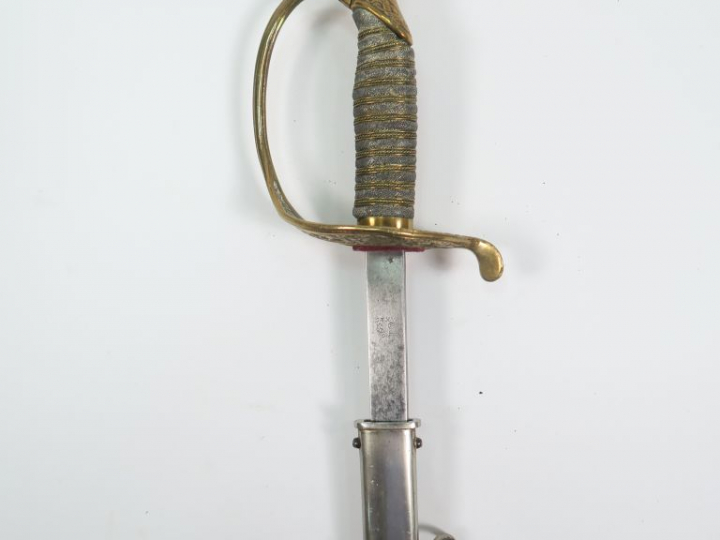 Sabre d’enfant (longueur totale 740 mm) imitant un sabre de sous-offic
