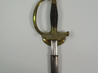 Vente aux enchères Epée à clavier d’officier subalterne du génie type 1852. Monture en br