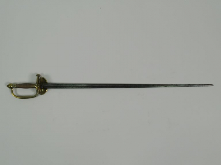 Epée à clavier d’officier garde nationale. Monture en bronze fondu, po