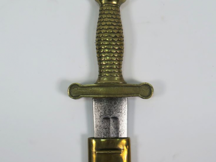 Glaive modèle 1816, monture en bronze doré, fusée à écaille, pommeau p