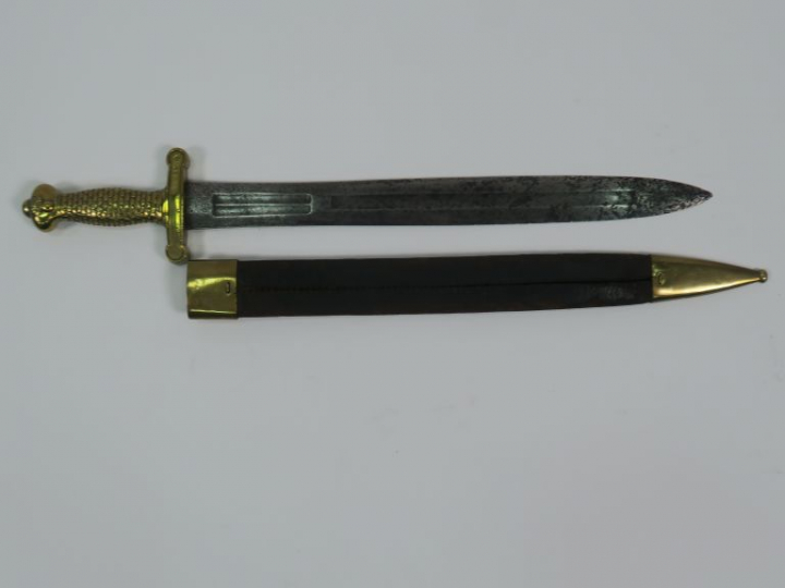 Glaive modèle 1816, monture en bronze doré, fusée à écaille, pommeau p