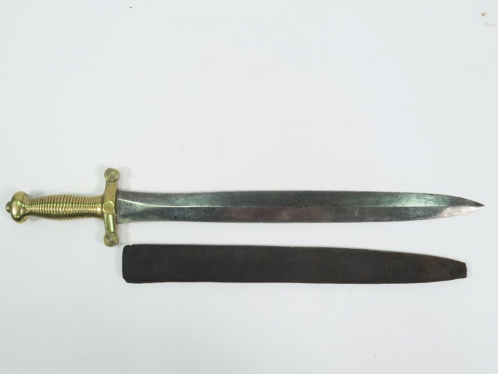 Glaive modèle 1831, monture en bronze fusée à torons (25), lame droite