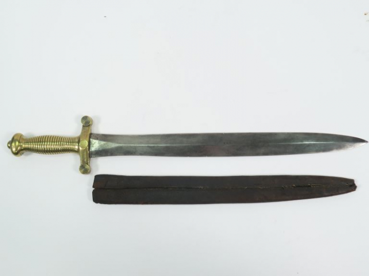 Glaive modèle 1831, monture en bronze fusée à torons (25), lame droite
