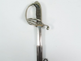 Vente aux enchères Sabre modèle 1882 d’officier d’infanterie, arme montée maillechort, fu