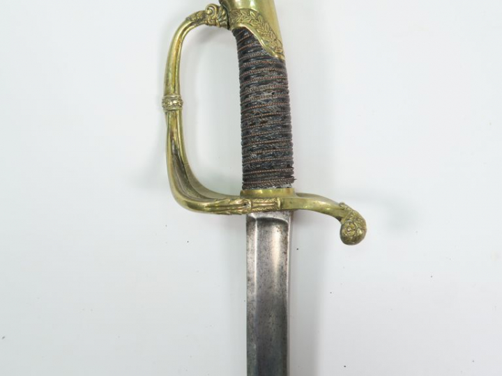 Sabre d’officier d’infanterie modèle 1821. Lame courbe à gorge et dos 