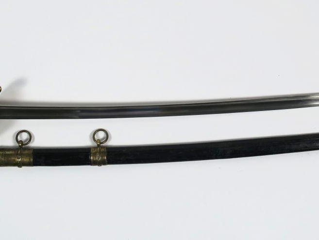 Sabre d’adjudant d’infanterie modèle 1845. Lame courbe à gorge et gout