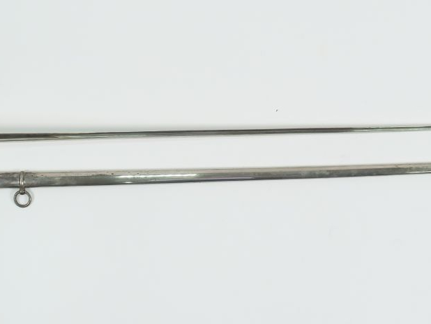 Sabre modèle 1882 d’officier d’infanterie, arme montée maillechort, fu
