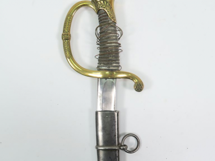 Sabre modèle 1829 d’officier d’artillerie montée. Lame très courbe à g