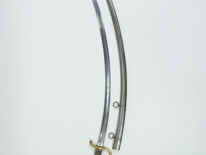 Sabre modèle 1829 d’officier d’artillerie montée. Lame très courbe à g