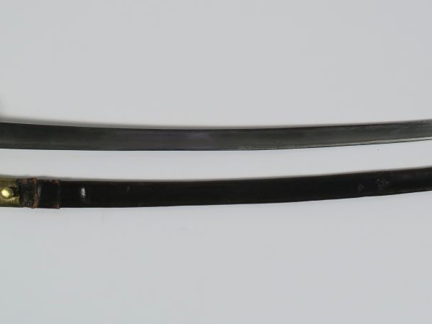 Sabre révolutionnaire à garde tournante. Monture en bronze fondu, calo