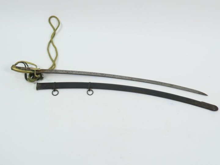 Sabre d’officier de cavalerie légère type An XI, lame courbe à gorge à