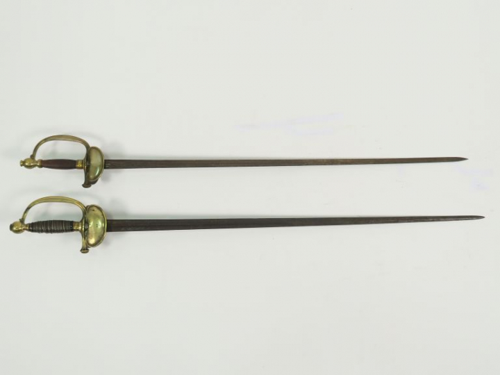 Deux épées à clavier présidence /second empire. Chaque épée porte sur 