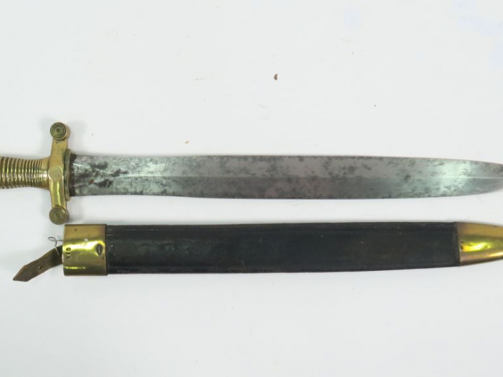 Glaive modèle 1831, monture en bronze fusée à torons (25), lame droite