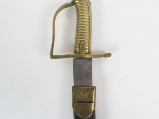 Vente aux enchères Sabre briquet modèle 1767, lame courbe plate à dos plat marqué en curs