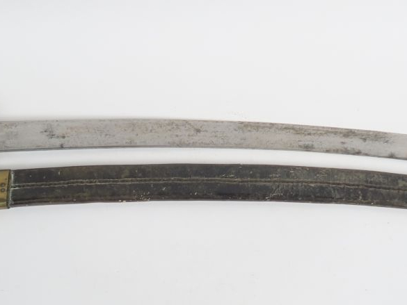 Sabre briquet modèle 1767, lame courbe plate à dos plat marqué en curs