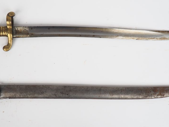 Belle baïonnette yatagan modèle 1840 lame vierge de marquage avec son 