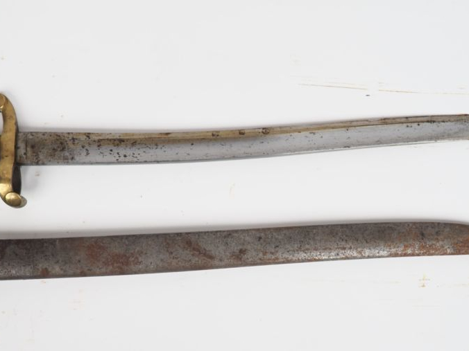 Belle baïonnette yatagan modèle 1840 lame vierge de marquage avec son 