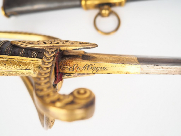 Sabre type officier de cavalerie légère à la chasseur, monture en bron