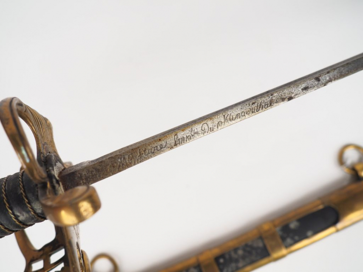 Sabre dans le goût des sabres tel que portés par les officiers des gre