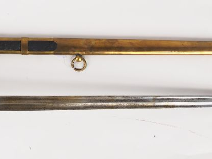 Sabre dans le goût des sabres tel que portés par les officiers des gre