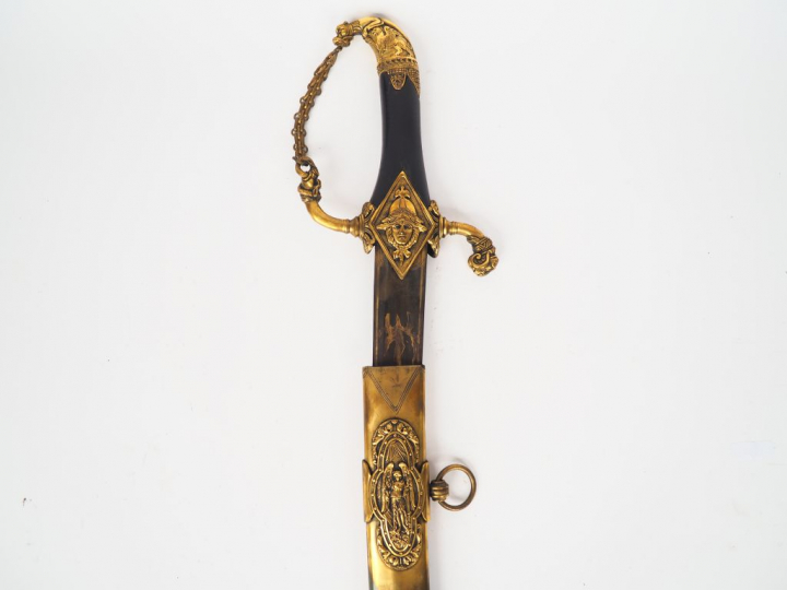 Reconstitution moderne d’un sabre de luxe ou de récompense forme atypi