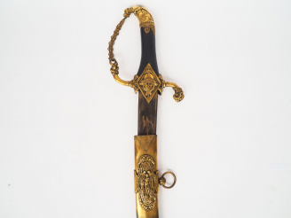 Vente aux enchères Reconstitution moderne d’un sabre de luxe ou de récompense forme atypi