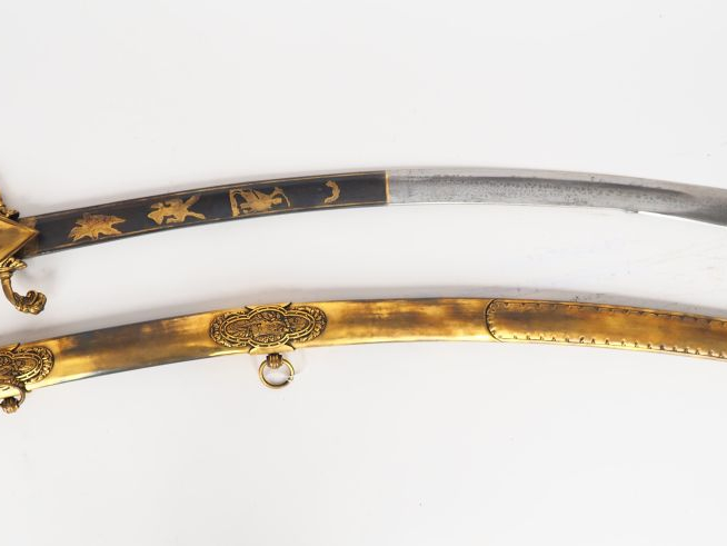 Reconstitution moderne d’un sabre de luxe ou de récompense forme atypi